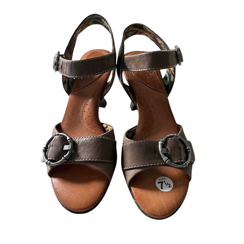 Naya Women’s Size 7.5 N Brown Leather Tawny‎ Sandal Pump